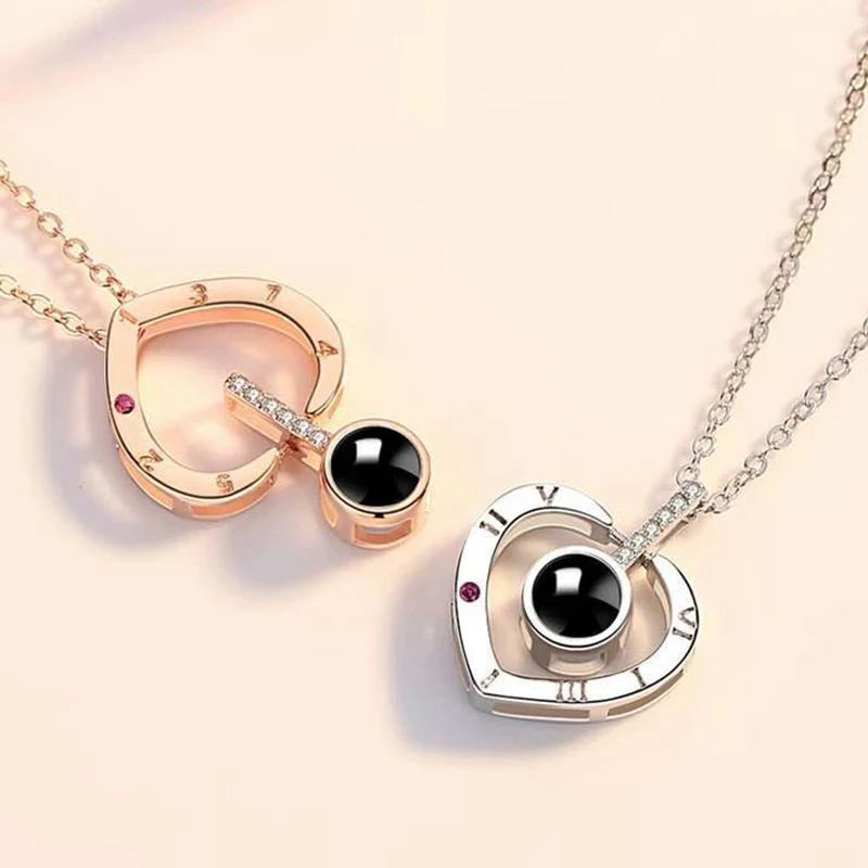 Projection Necklace Set