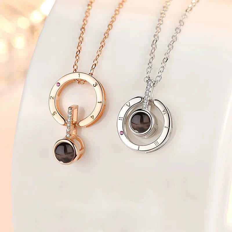 Projection Necklace Set